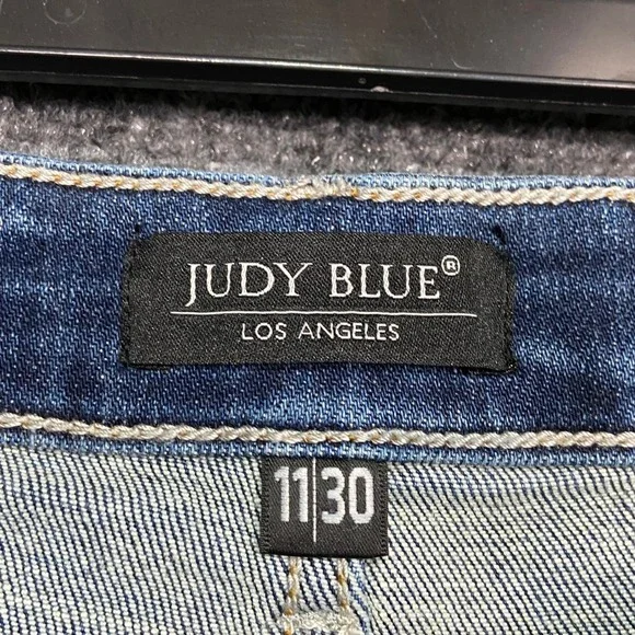 Judy Blue Veronica Women's 11/30 Wide Leg Jeans Button Fly Dark Wash Frayed Hem - Picture 6 of 9